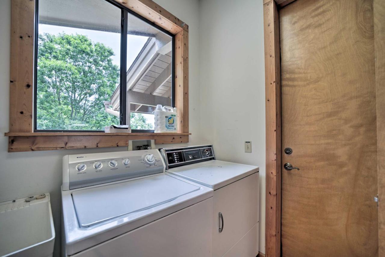 Vibrant Bryson City Home With Mtn Views And Deck! Zewnętrze zdjęcie